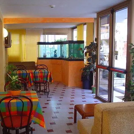 Hotel Grune Perle 2*